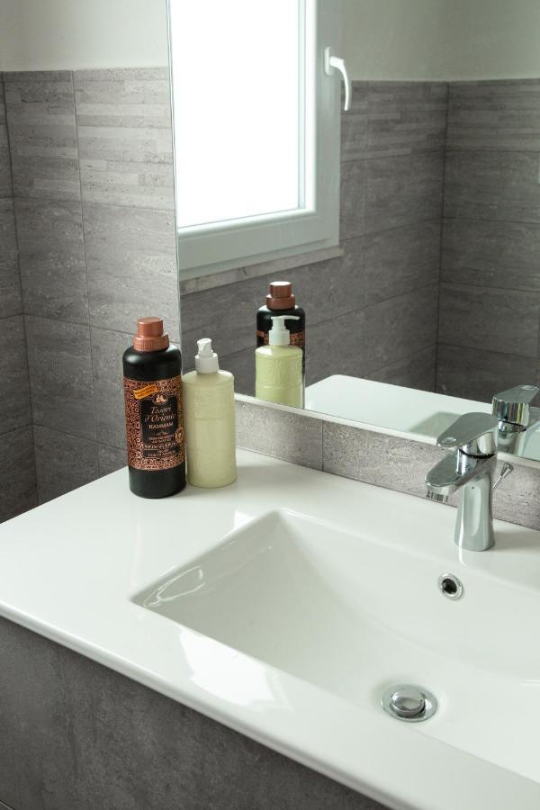Pula Residence - Via Delle Rose ภายนอก รูปภาพ